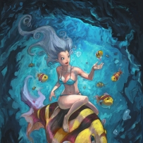 สาวน้อยกับปลาทองกับพื้นหลังสีน้ำเงิน